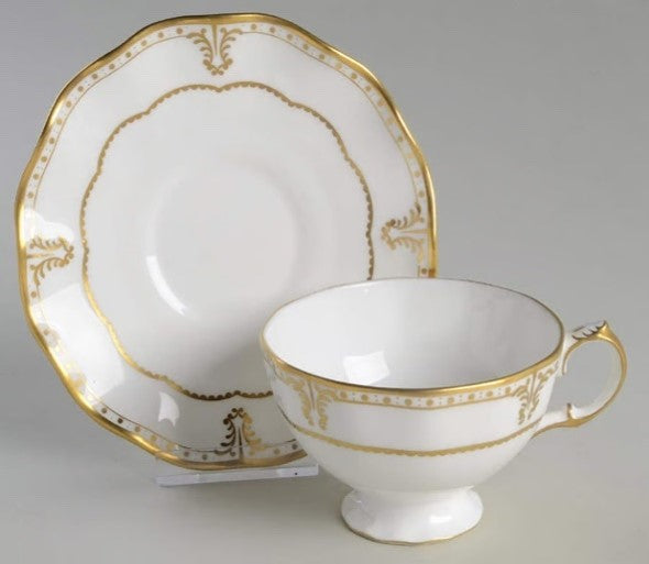 ELIZABETH GOLD TEA CUP & SAUCER