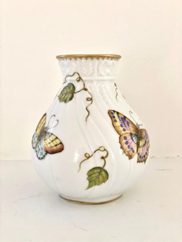 HAND PAINTED GIFTWARE