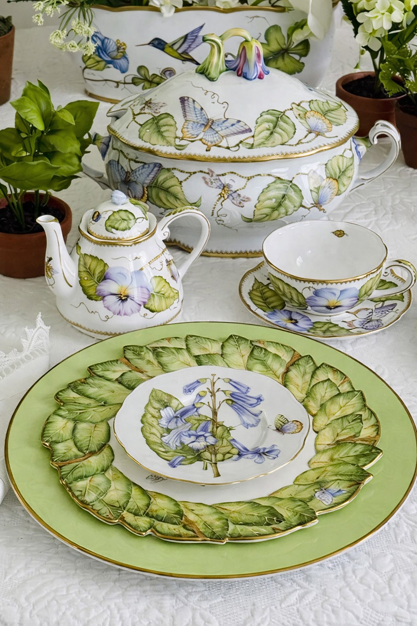 Embossed Grean Leaf Dinner Plate