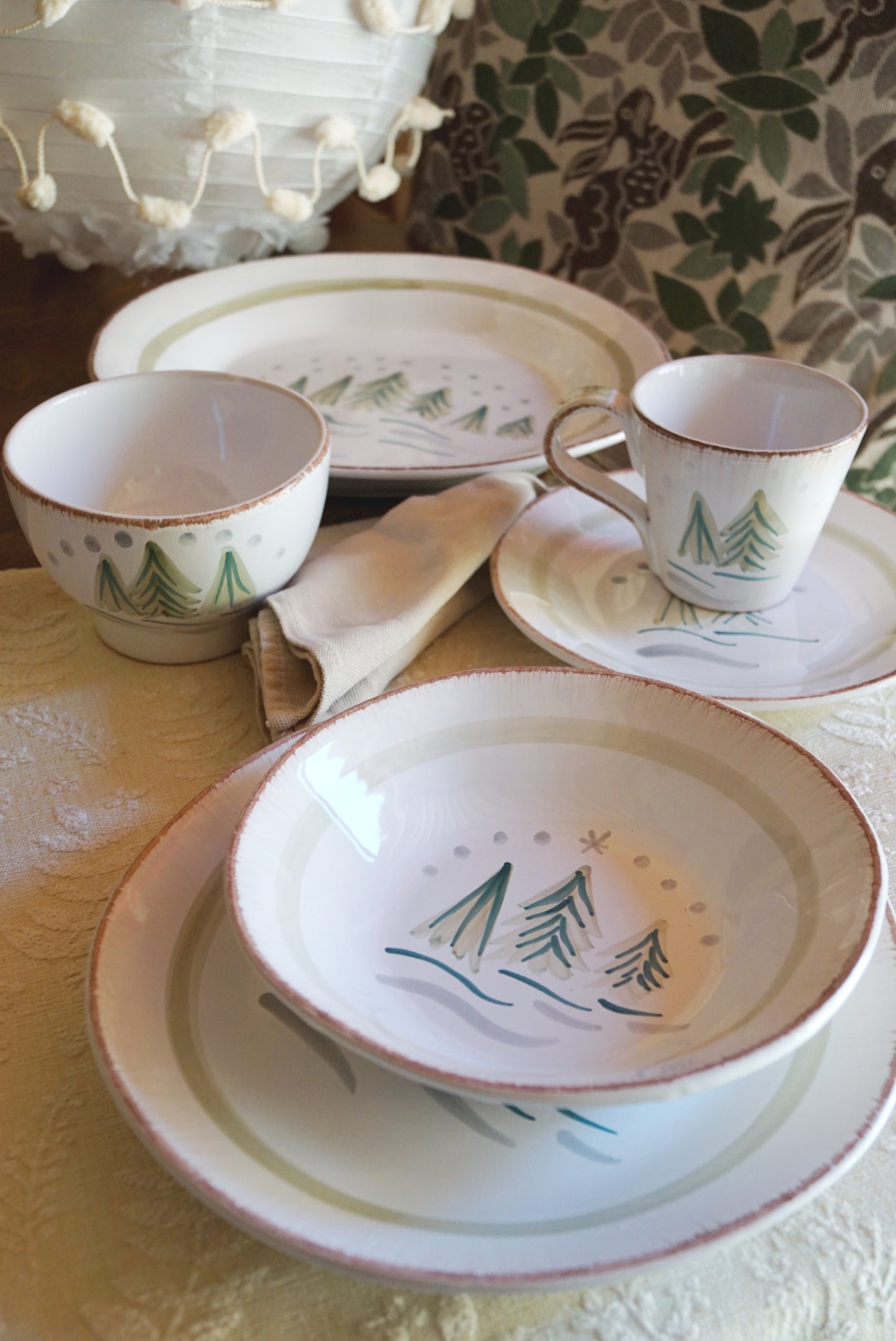 Ceramic tableware set with green tree design
