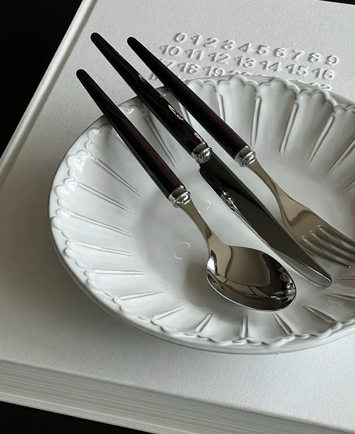 Tang - 5 Piece Place Setting