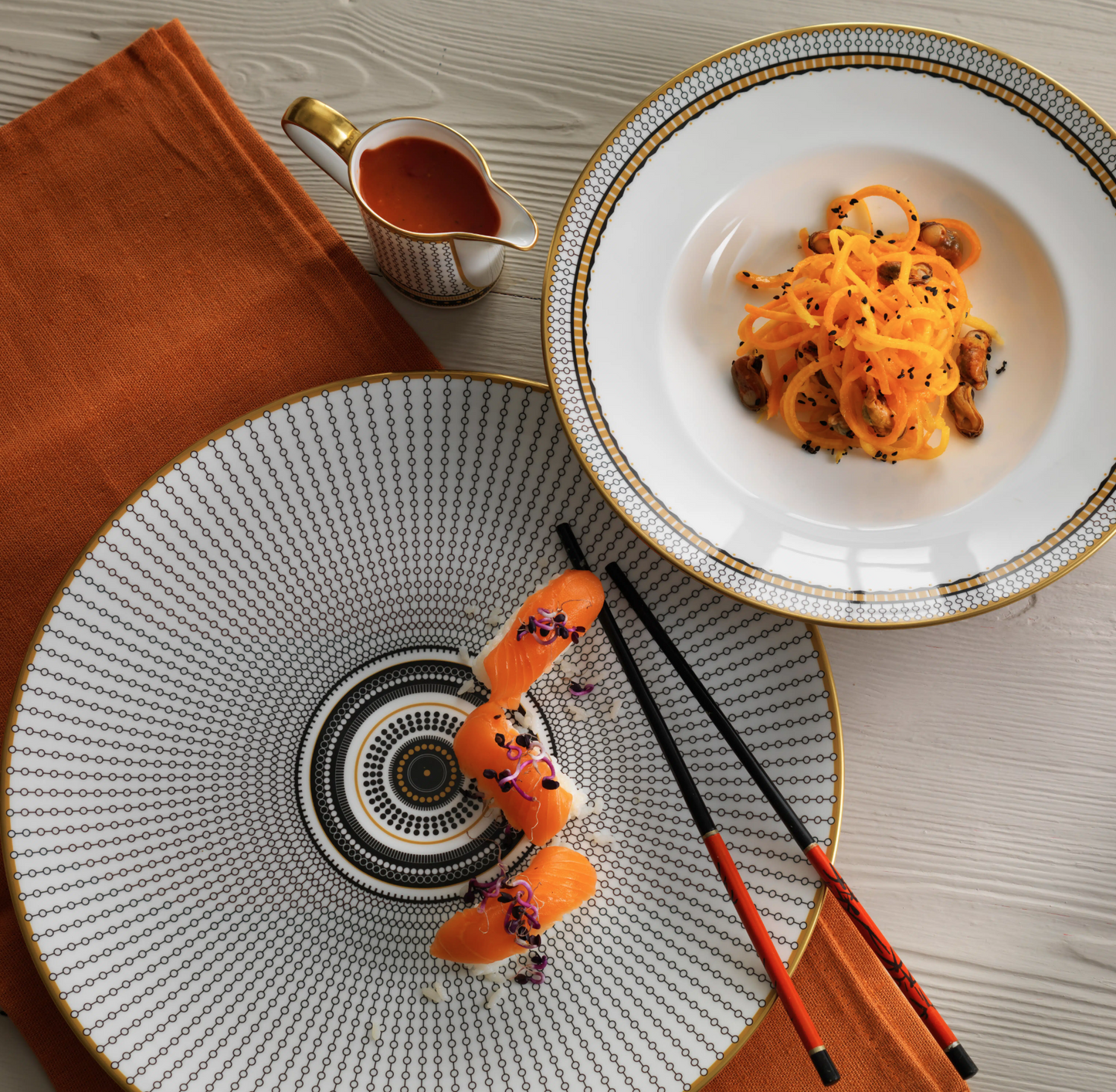 OSCILLATE ONYX DINNERWARE