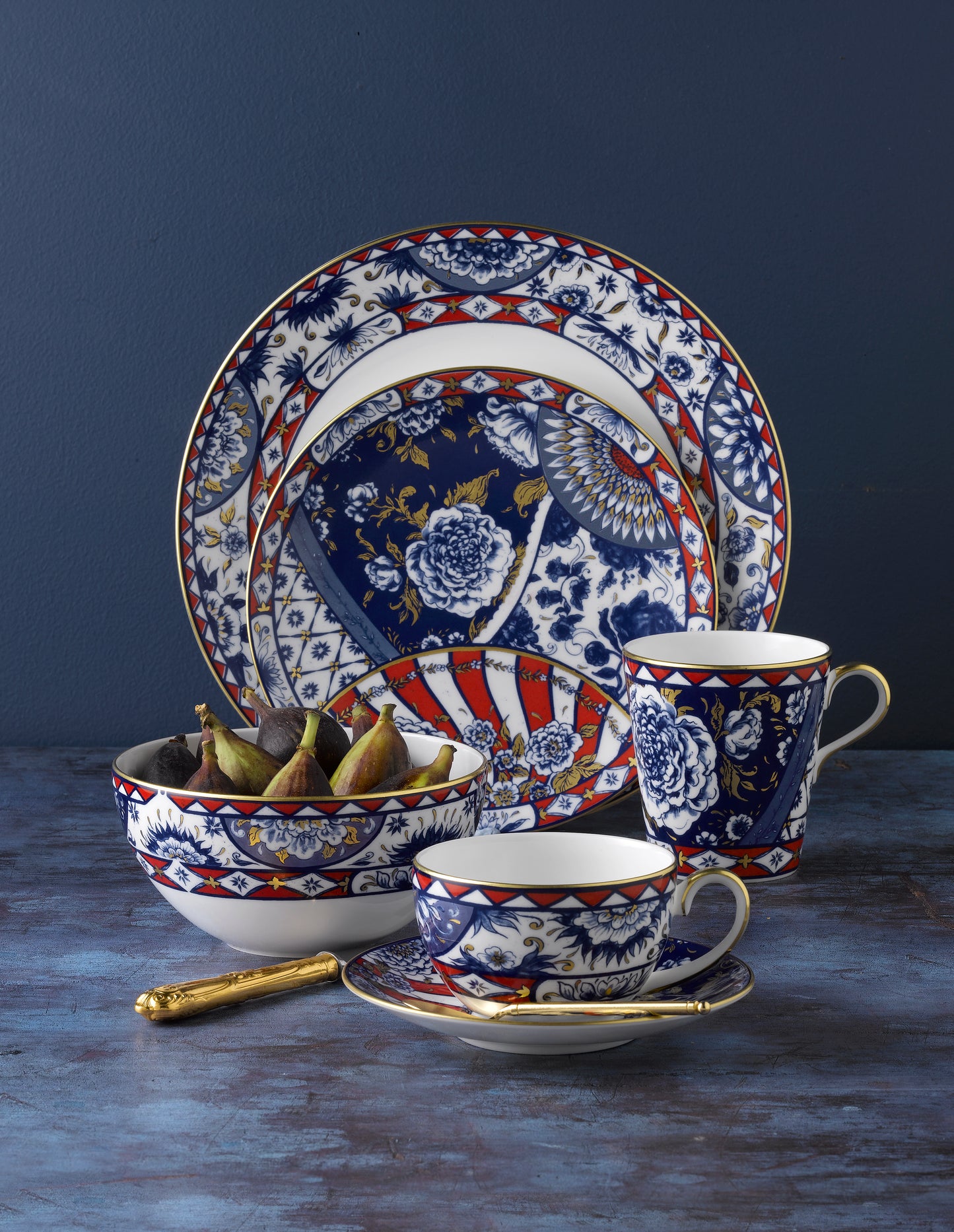 Victoria's Garden Blue & Red Dinner Plate