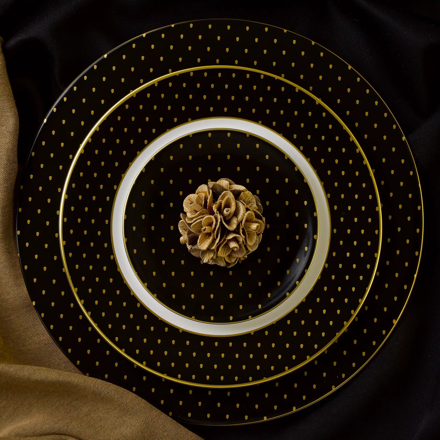 W1 BLACK DRINKWARE