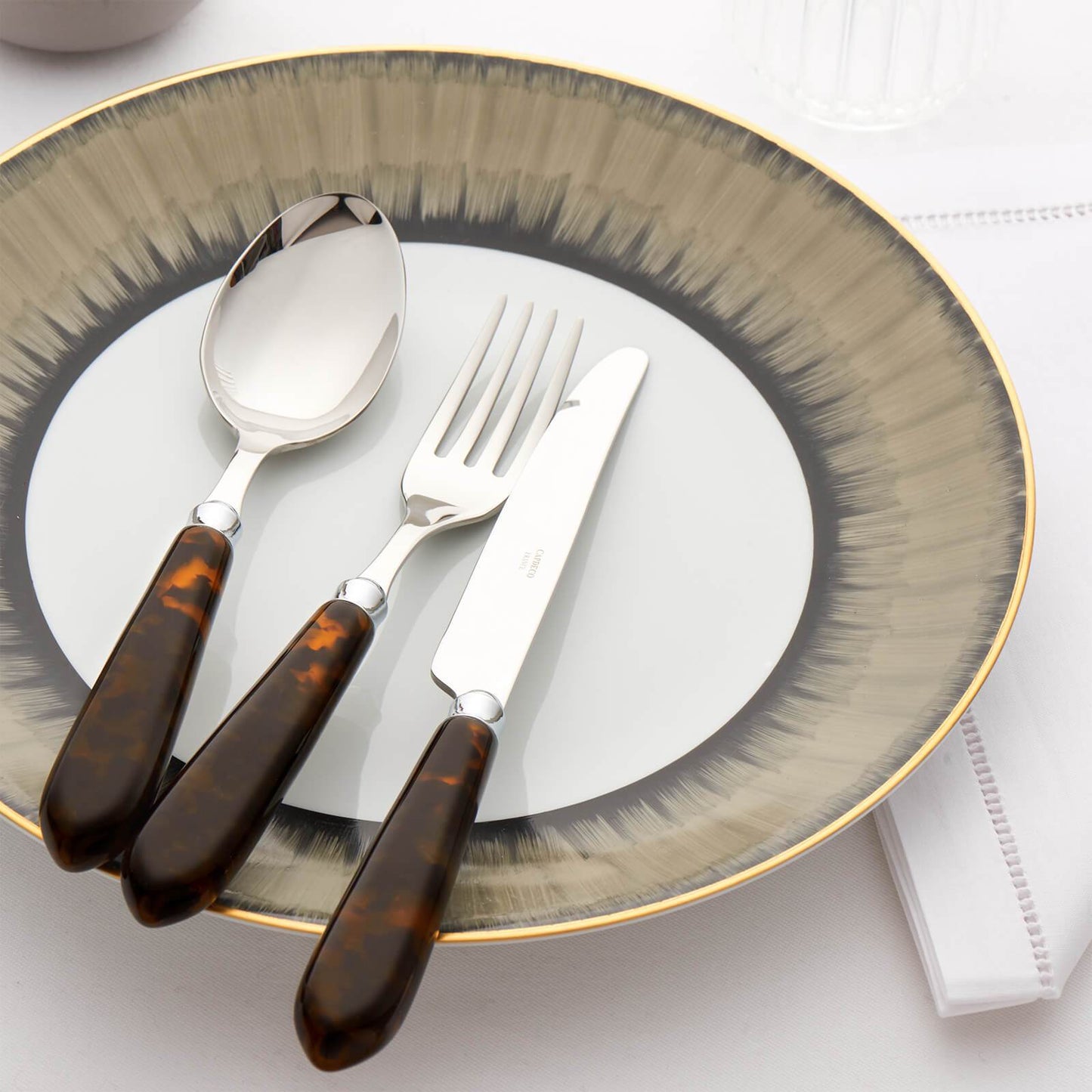 Omega - 5 Piece Place Setting