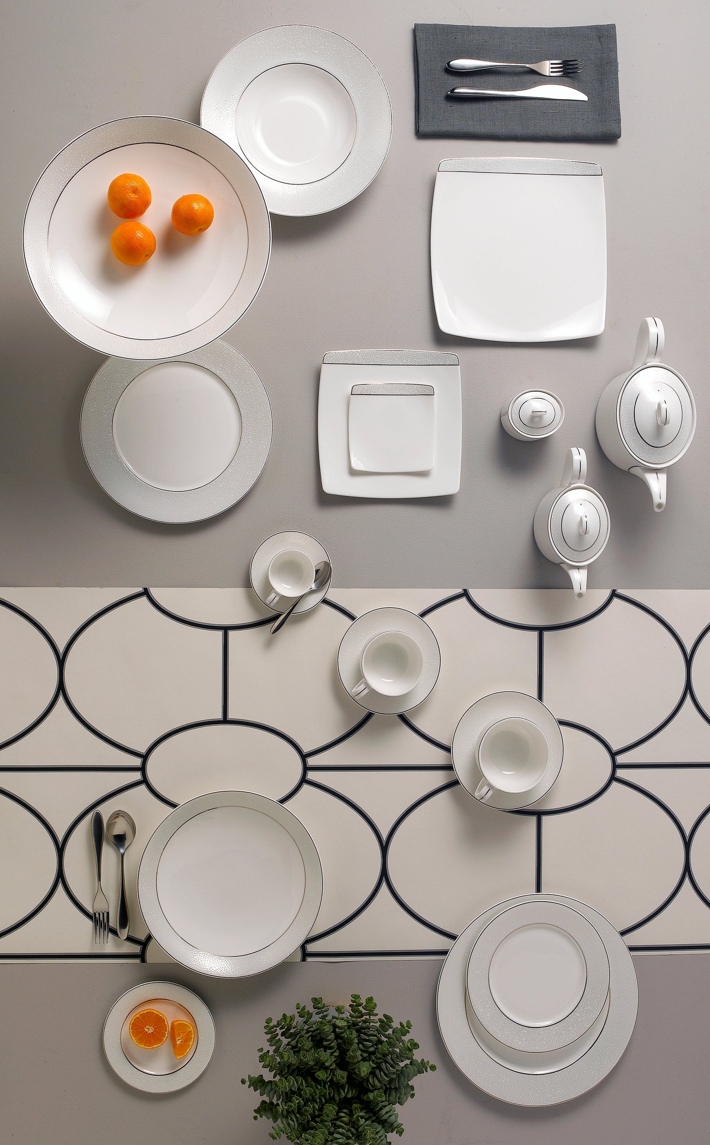 EFFERVESCE SMALL SQUARE PLATE
