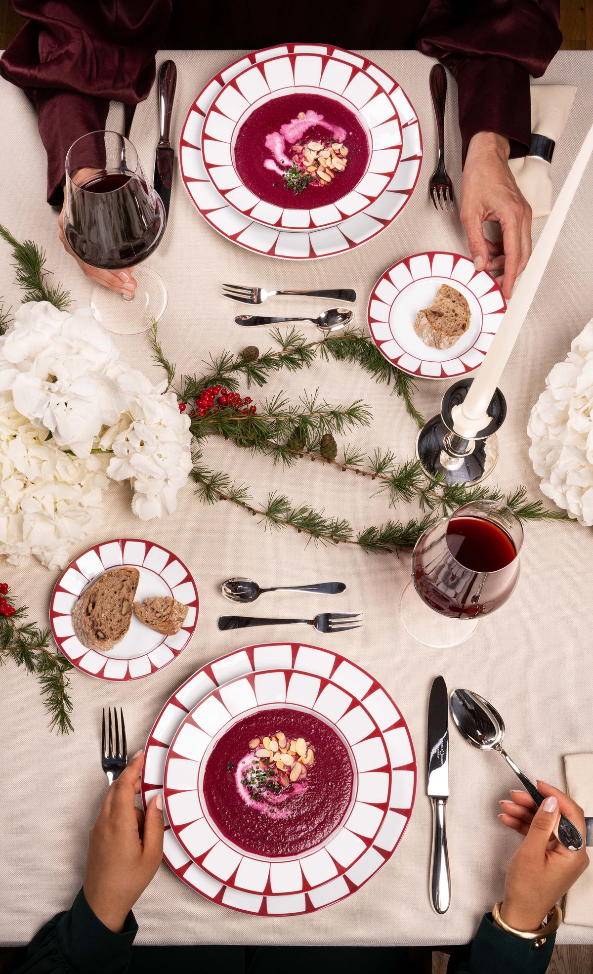 Grecque, Rouge Bordeaux - Tea Cup & Saucer